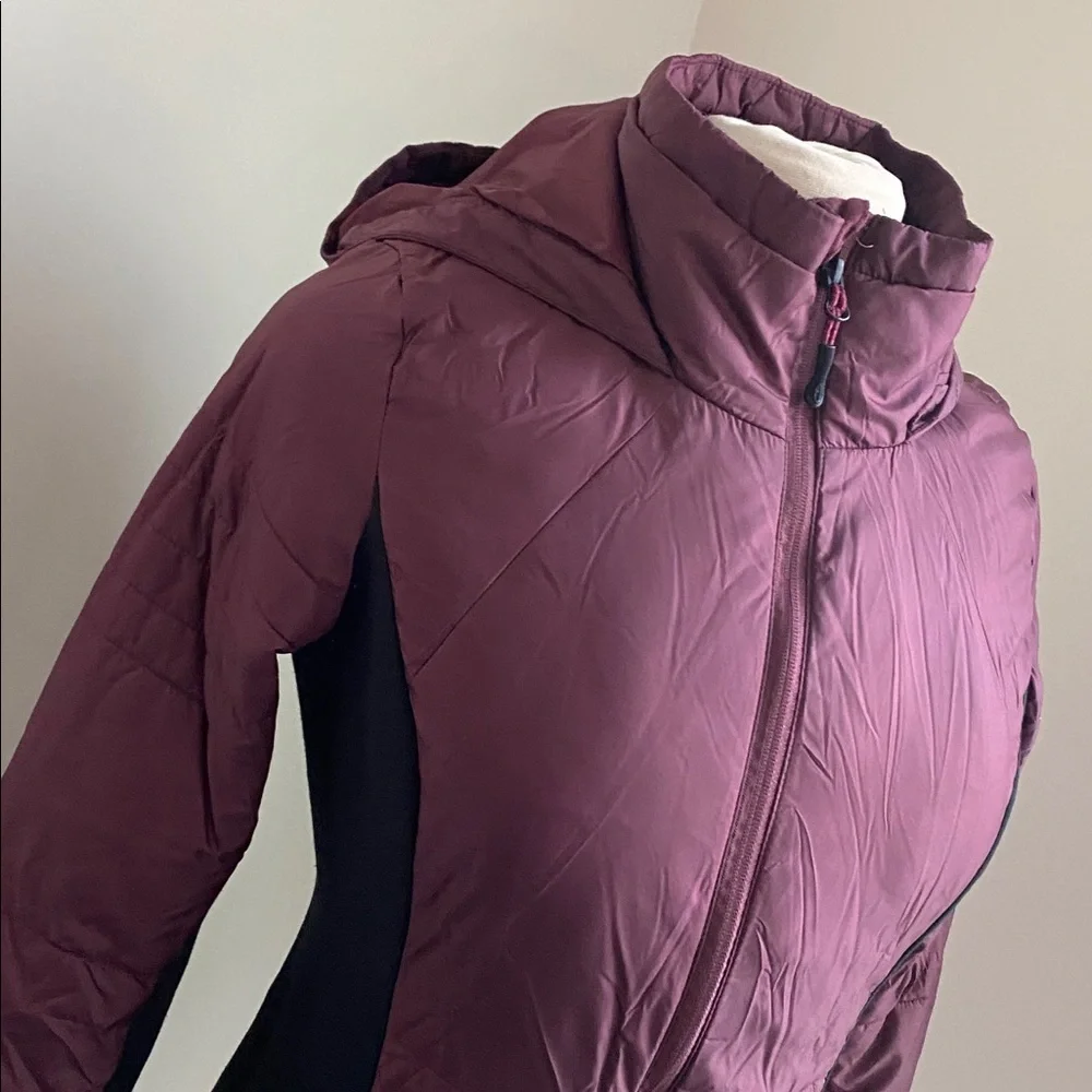 Champion Quilted Jacket Full Zip Womens Sz Medium Purple and Black Hooded